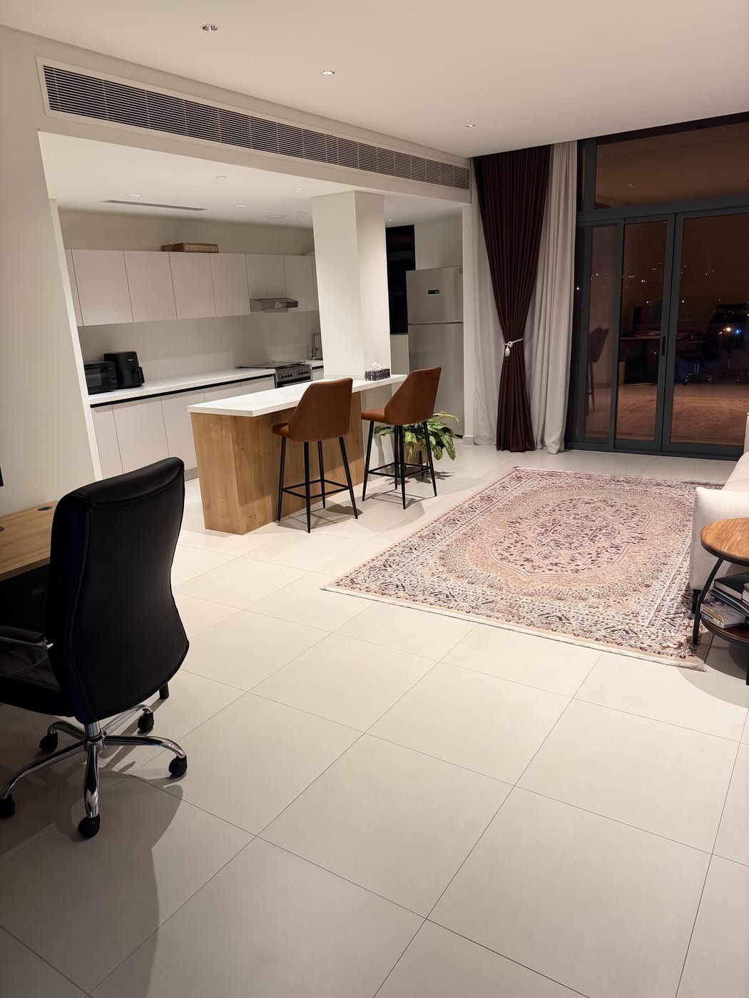 Living room, Decluttered
