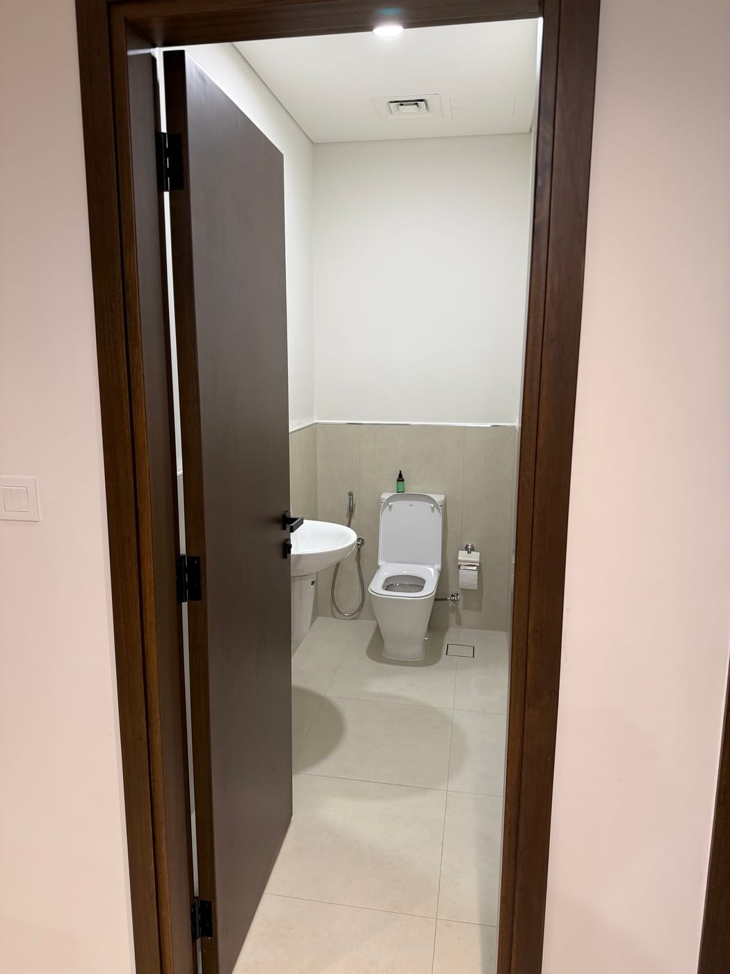 Guest bathroom, Original