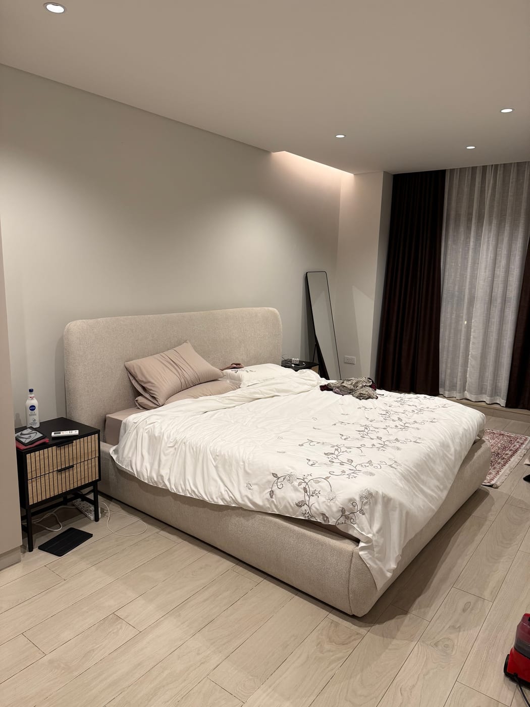 Bedroom, Original
