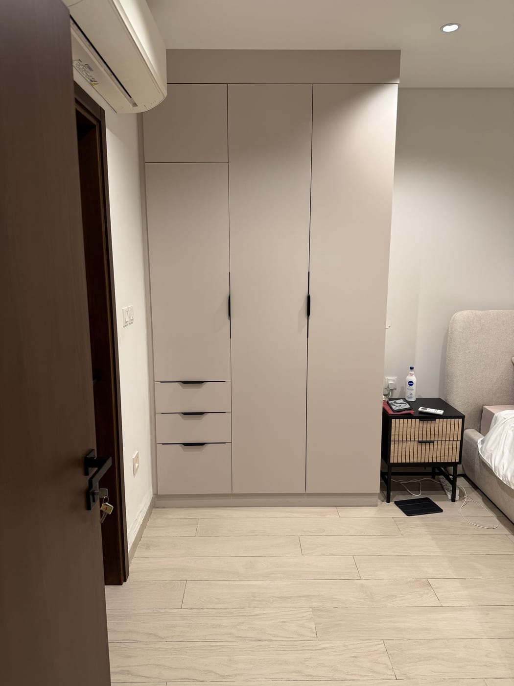 Bedroom, Original