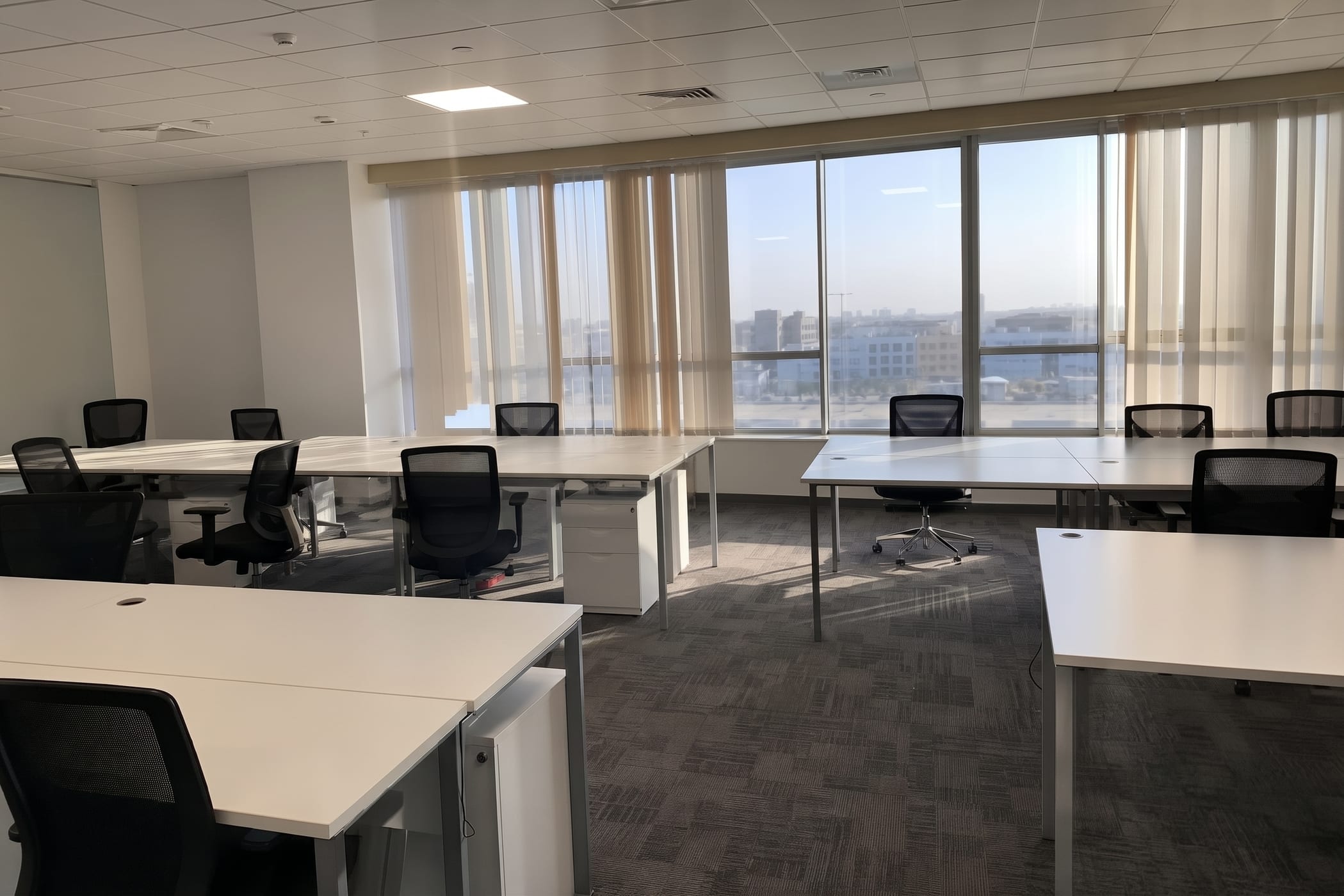 Open-plan office, Decluttered