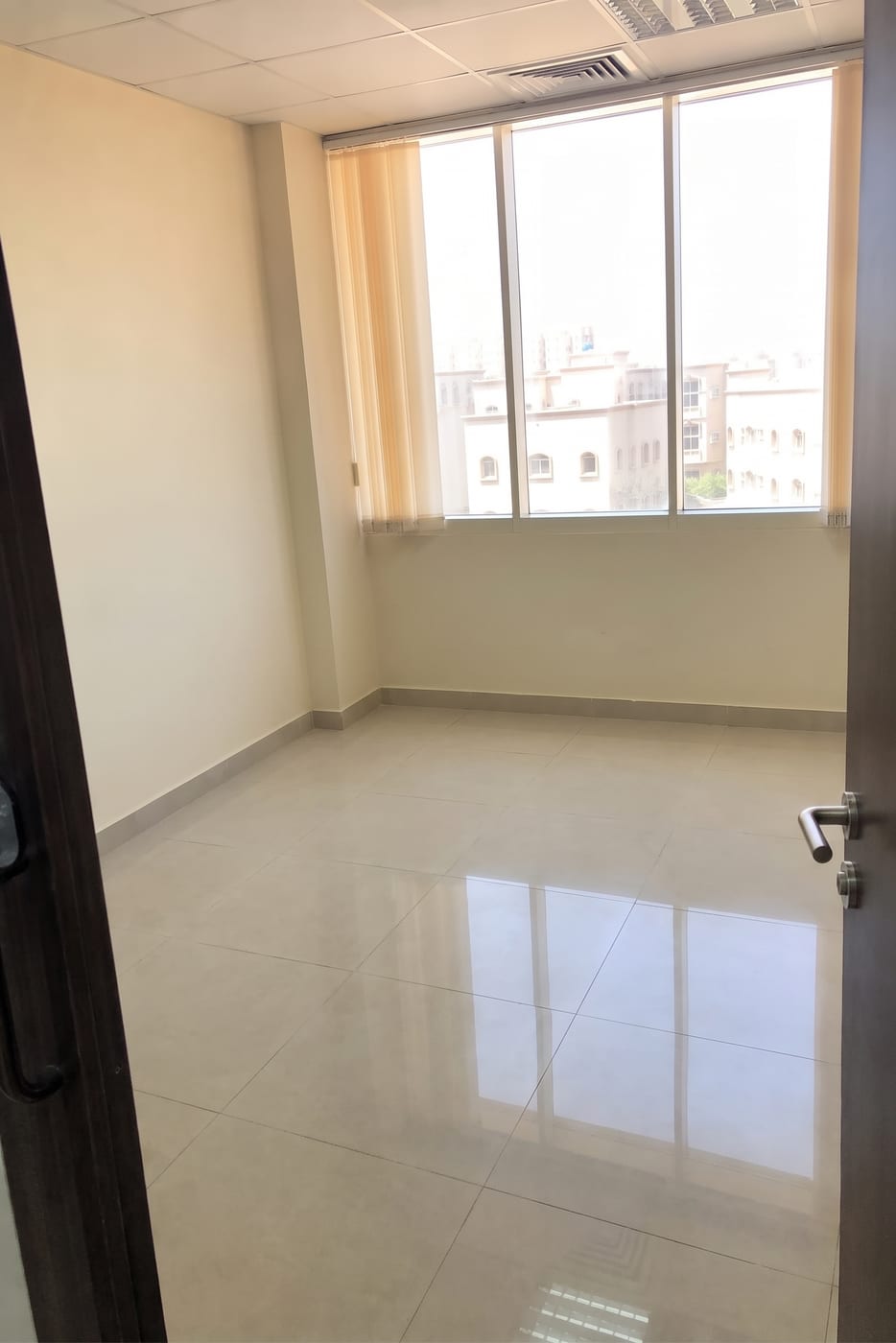 Manager's office, Empty room