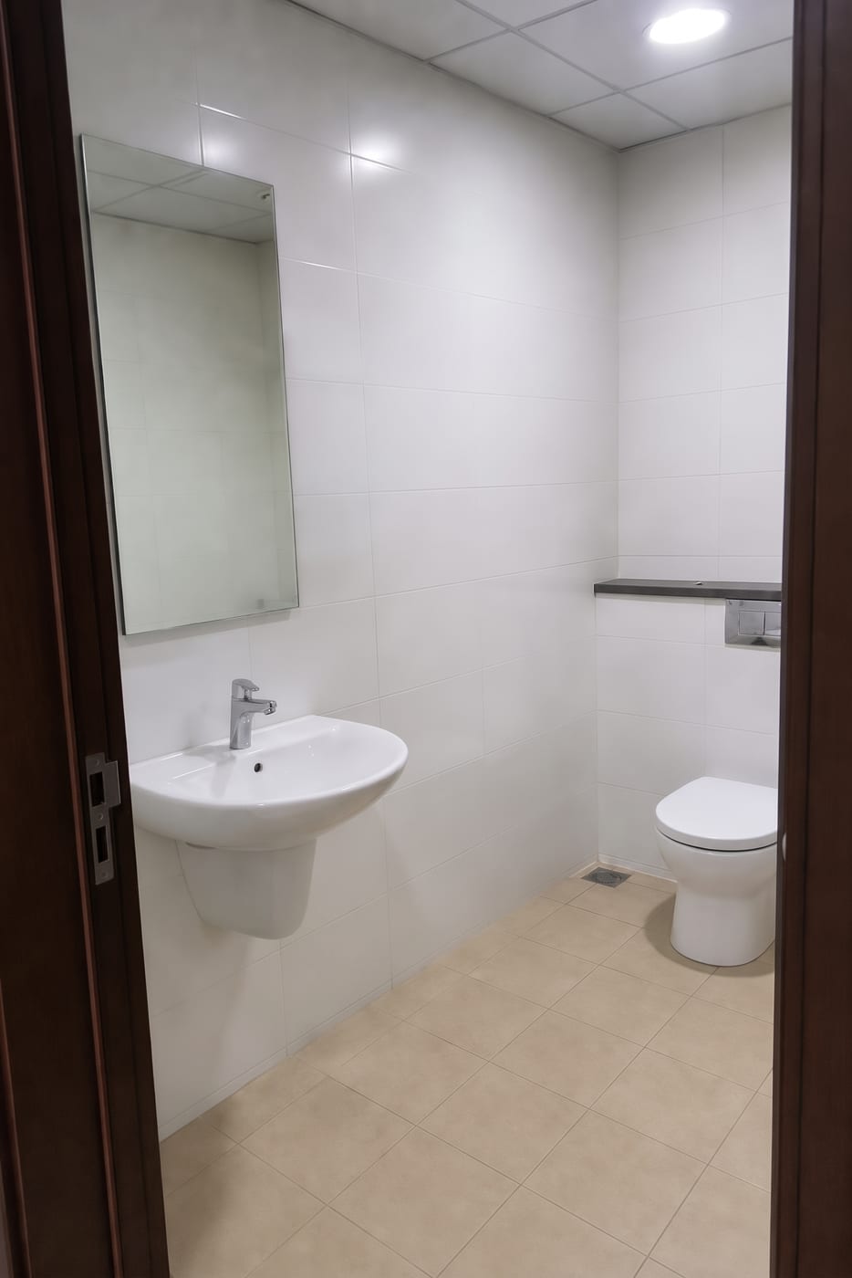 Washroom, Empty room